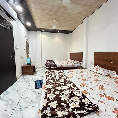 Hotel Shree Sidhi Vinayak اوجاين المظهر الخارجي الصورة